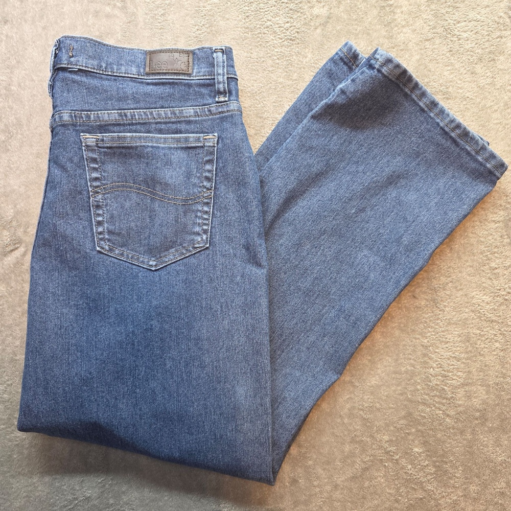 Lee Relaxed Straight Leg Jeans Womens 14 Blue Medium Wash High Rise Denim